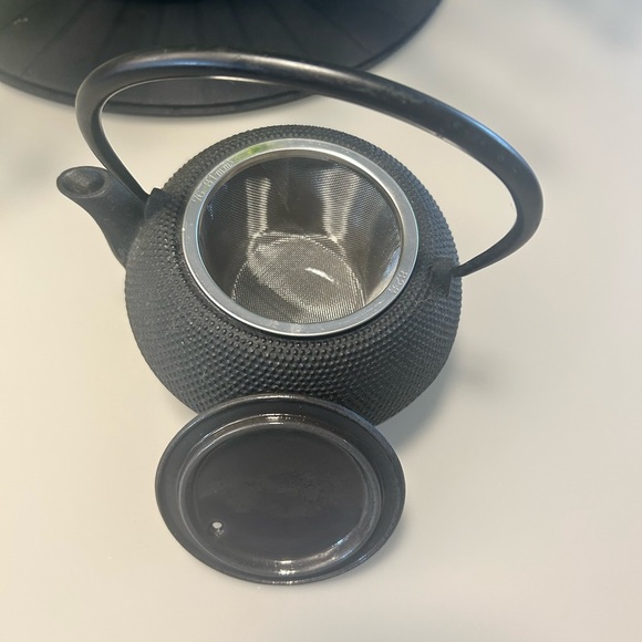 Cast Iron Black Teapot - Picture 3 of 5